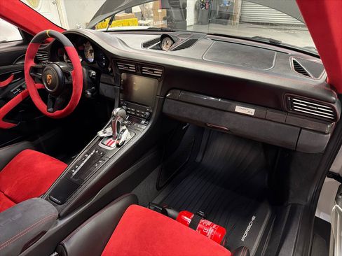 Used 2018 Porsche 911 GT2 RS RWD image 28