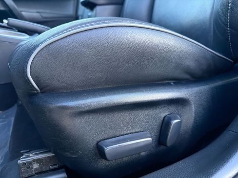 Used 2015 Toyota Corolla S Premium image 18