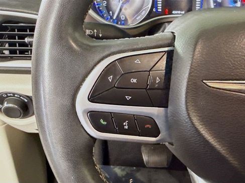 Used 2022 Chrysler Voyager LX FWD image 14