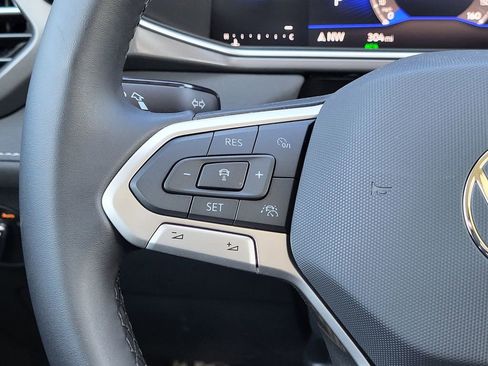 New 2026 Volkswagen Taos SE AWD/4WD image 14