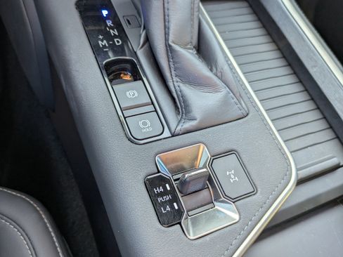 Used 2024 Lexus GX 550 w/ Cold Area Package AWD/4WD image 20