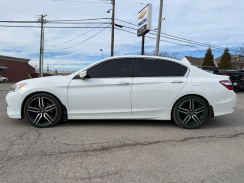 Used 2016 Honda Accord Sport image 3