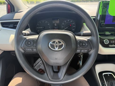 Certified 2025 Toyota Corolla LE FWD image 7