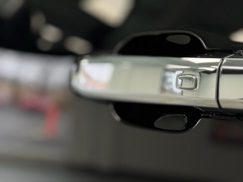 Used 2023 GMC Sierra 2500 SLT w/ SLT Preferred Package image 14