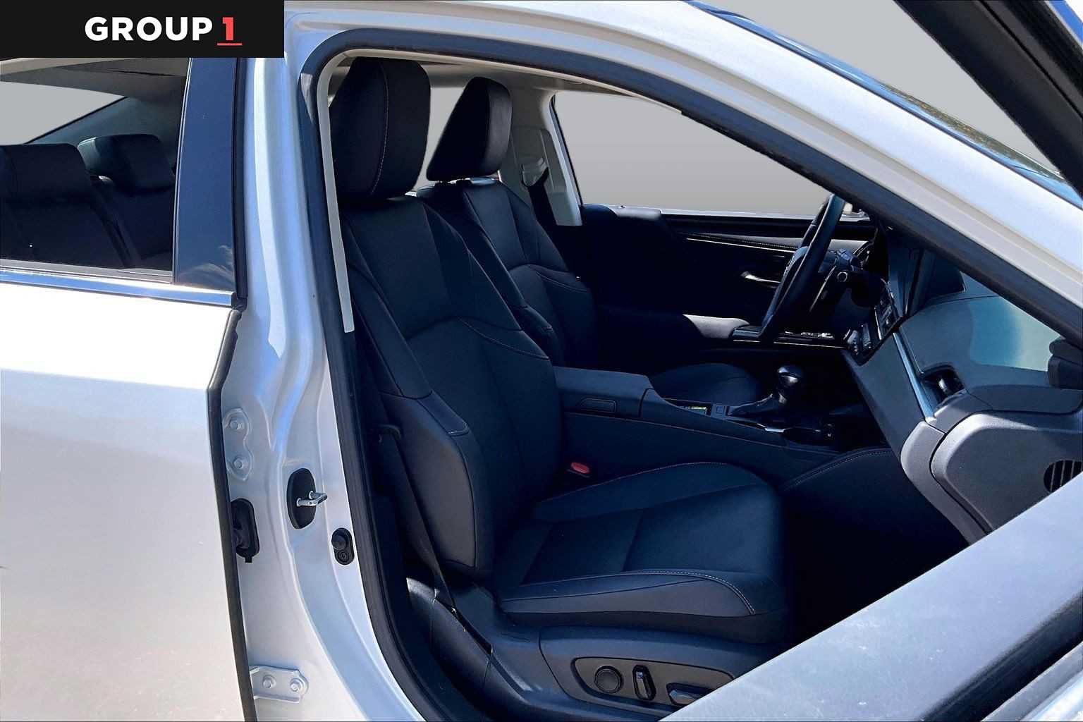 Used 2023 Lexus ES 350 w/ Premium Package FWD image 8
