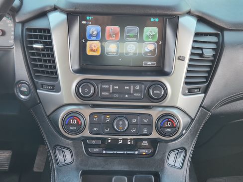 Used 2018 Chevrolet Suburban LT AWD/4WD image 18