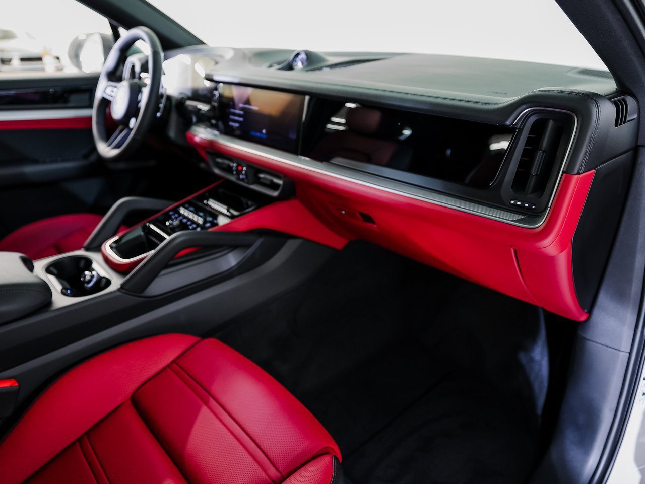 Certified 2026 Porsche Cayenne Coupe AWD/4WD image 28