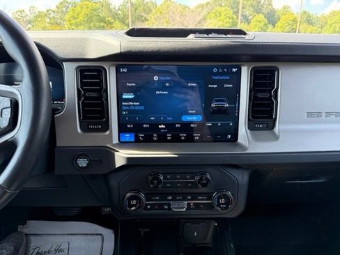 Used 2025 Ford Bronco Outer Banks AWD/4WD image 18