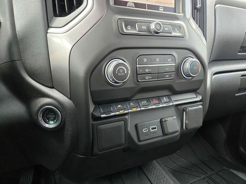 Certified 2025 Chevrolet Silverado 1500 Custom image 11