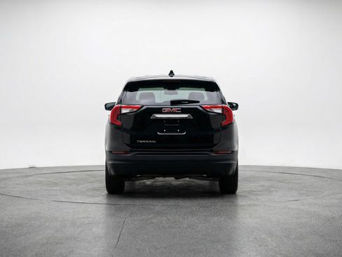 Used 2024 GMC Terrain SLE FWD image 7