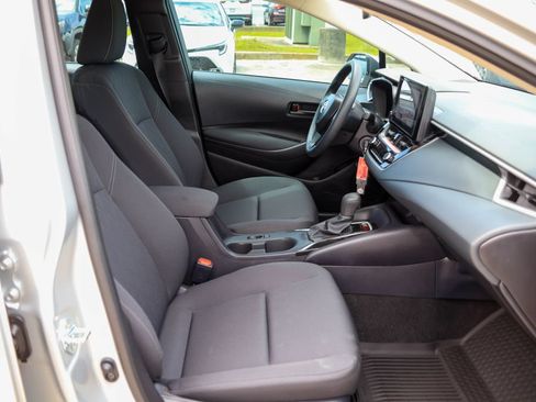 Used 2026 Toyota Corolla LE FWD image 9