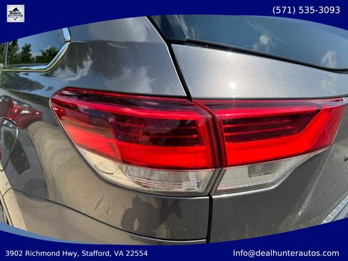 Used 2018 Toyota Highlander XLE AWD/4WD image 12