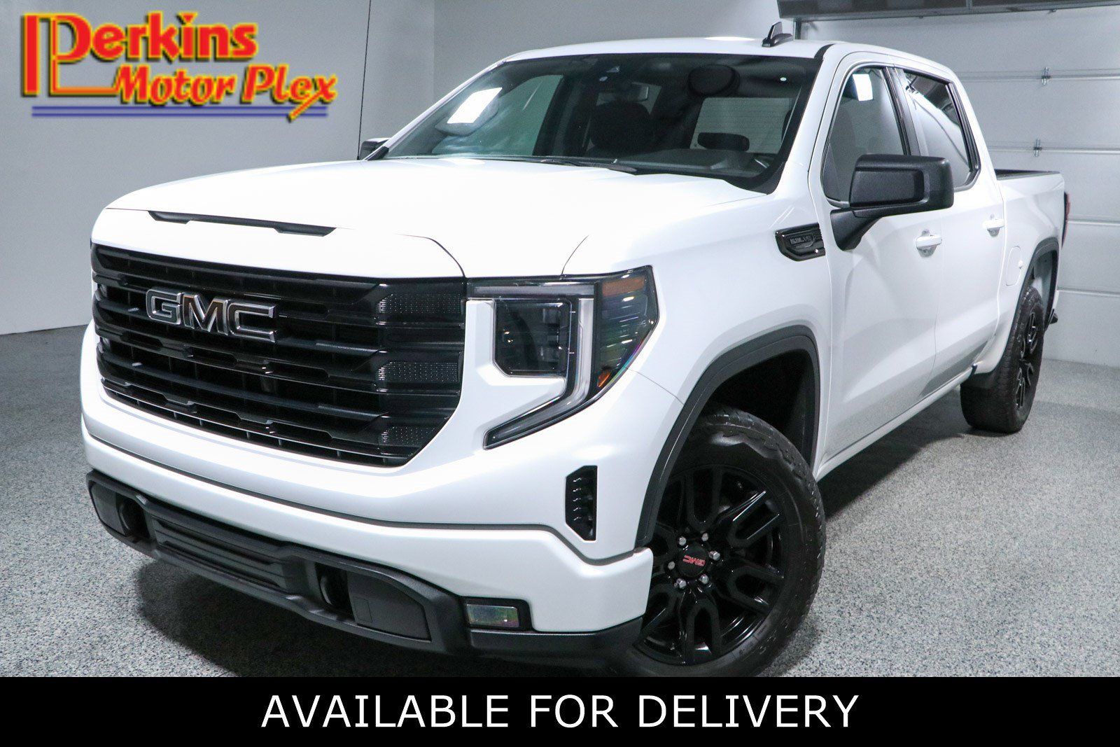 Used 2024 GMC Sierra 1500 Elevation AWD/4WD image 1