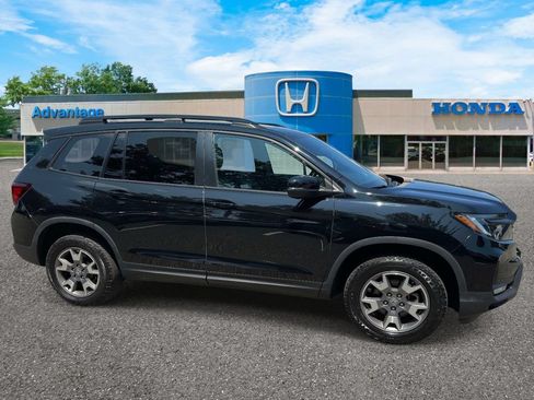 Certified 2023 Honda Passport TrailSport image 3
