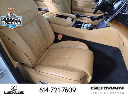 Used 2023 Jeep Grand Wagoneer Series III w/ HD Trailer Tow Package AWD/4WD image 30