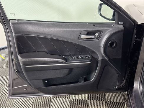 Used 2018 Dodge Charger R/T Scat Pack image 10