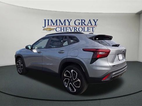 New 2026 Chevrolet Trax RS w/ Sunroof Package image 5