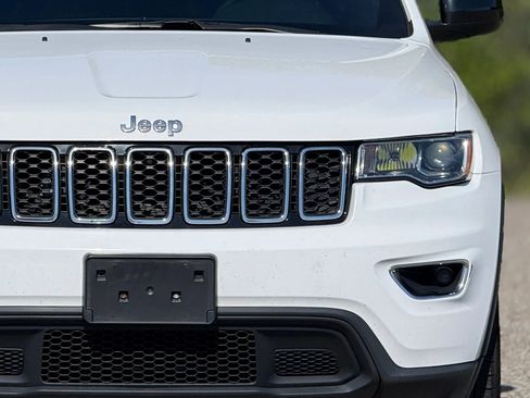 Used 2017 Jeep Grand Cherokee Laredo w/ Quick Order Package 23E image 12