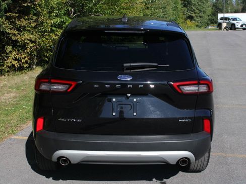 Used 2025 Ford Escape Active AWD/4WD image 6
