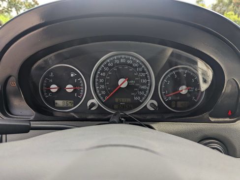 Used 2005 Chrysler Crossfire Limited image 10