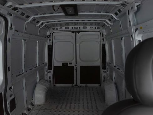 Used 2025 RAM ProMaster 2500 w/ Convenience Group FWD image 13