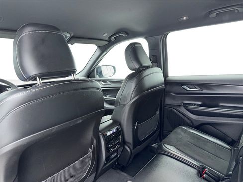 Used 2023 Jeep Grand Cherokee L Laredo image 42