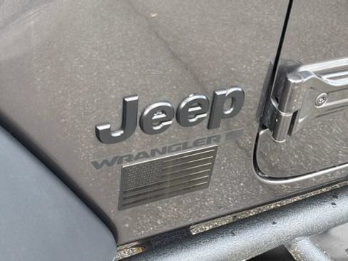 Used 2024 Jeep Wrangler Unlimited Sport AWD/4WD image 40