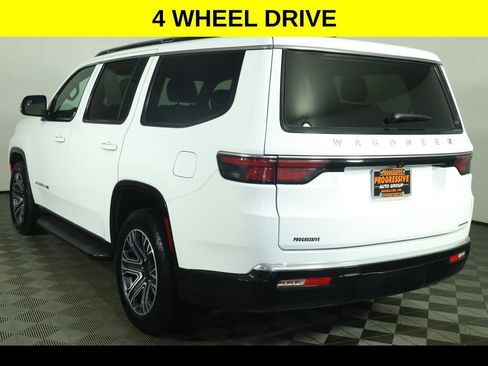 Used 2024 Jeep Wagoneer Series II w/ Flexible Seating Group AWD/4WD image 4