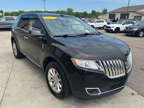 Used 2013 Lincoln MKX AWD image 3