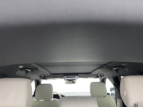 Used 2021 Land Rover Range Rover Velar R-Dynamic S image 66