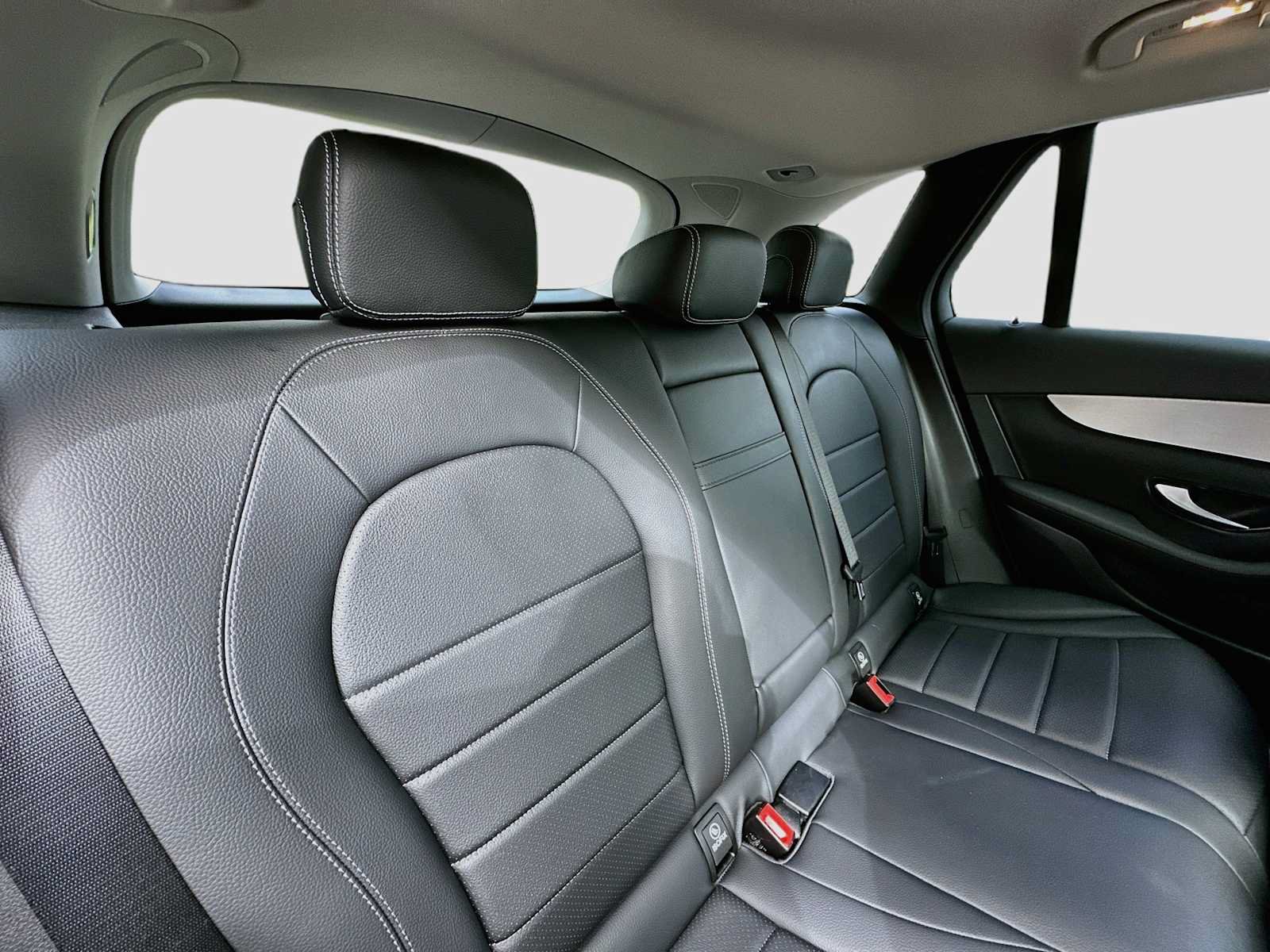 Used 2022 Mercedes-Benz GLC 300 image 26