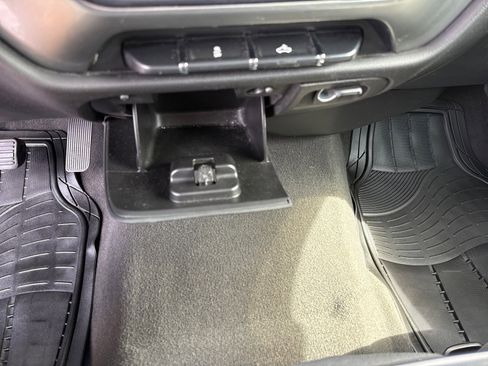 Used 2019 Chevrolet Silverado 1500 LT AWD/4WD image 21