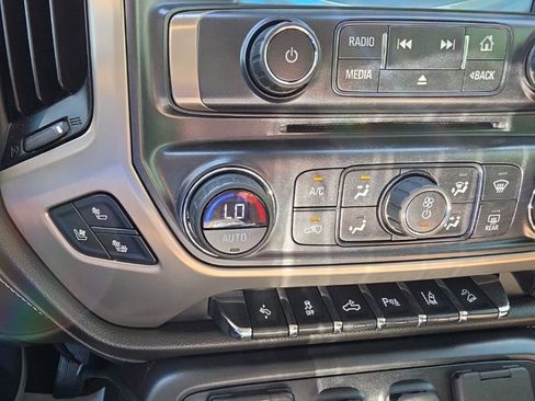 Used 2019 GMC Sierra 2500 Denali AWD/4WD image 17