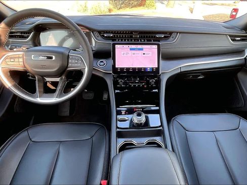 New 2025 Jeep Grand Cherokee L Limited image 5