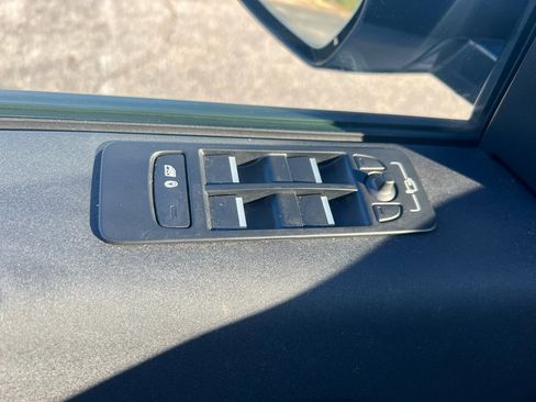 Used 2020 Land Rover Discovery Sport SE image 31