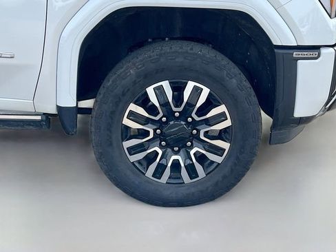 Used 2025 GMC Sierra 3500 Denali Ultimate image 40