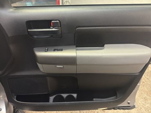 Used 2010 Toyota Tundra 4x4 Double Cab image 21