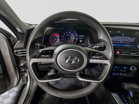 Used 2021 Hyundai Elantra SEL image 13