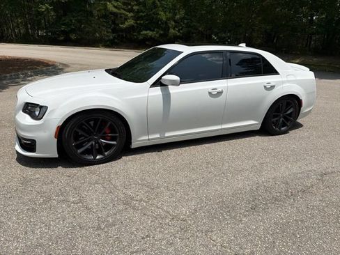 Certified 2023 Chrysler 300 C RWD image 2