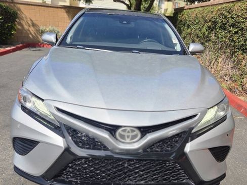 Used 2018 Toyota Camry XSE FWD image 9
