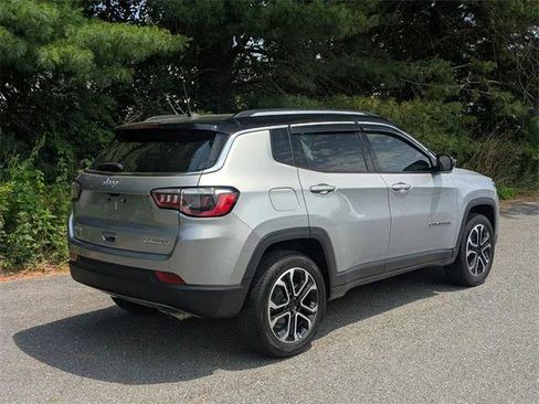 Certified 2022 Jeep Compass Limited w/ Sun and Sound Group image 6