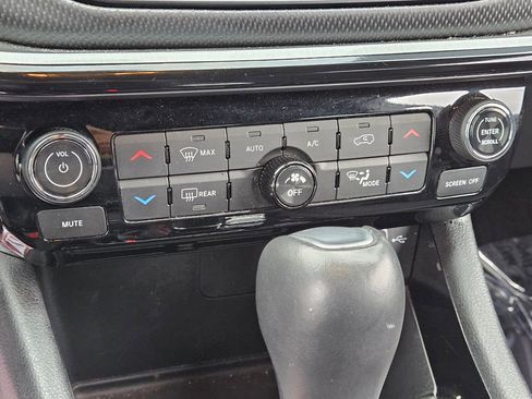 Used 2024 Jeep Compass Trailhawk image 19