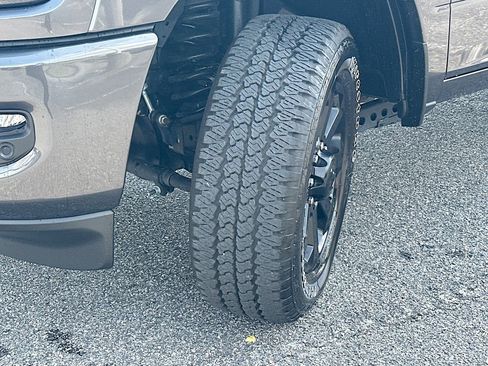 Used 2025 RAM 2500 Big Horn AWD/4WD image 25