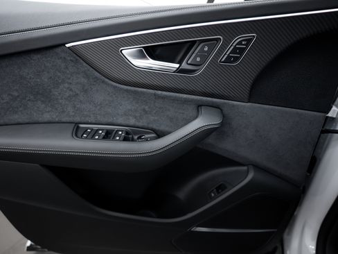 New 2026 Audi SQ8 Prestige image 14