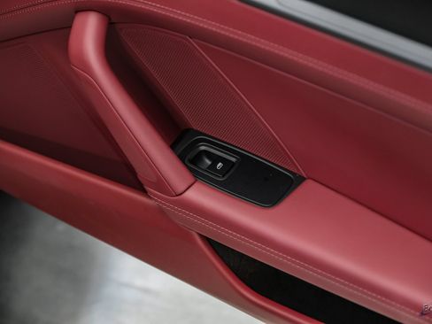 Used 2025 Porsche 911 Carrera S RWD image 84
