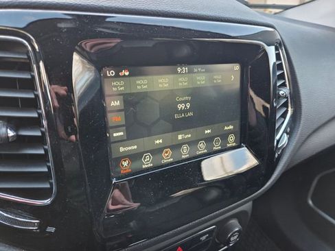 Used 2020 Jeep Compass Latitude image 11