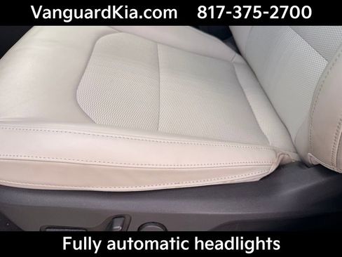 Certified 2024 Kia Niro EX image 15