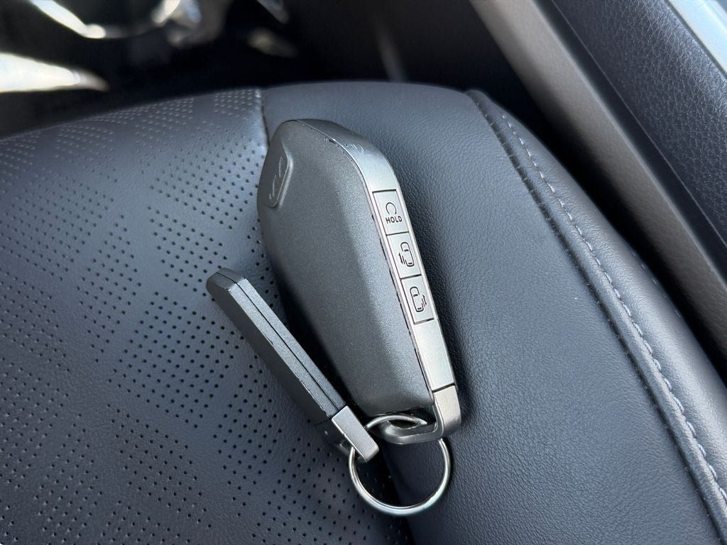 Used 2026 Kia Carnival FWD image 31