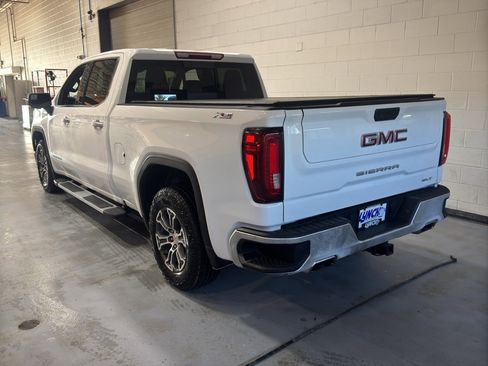 Used 2022 GMC Sierra 1500 SLT w/ SLT Convenience Package image 3