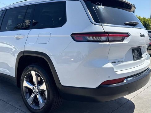 Used 2021 Jeep Grand Cherokee L Limited AWD/4WD image 52
